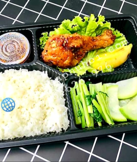 Hộp nhựa đựng thức ăn 1 lần 4 ngăn HT25