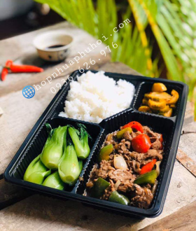 Hộp nhưa đựng cơm 4 ngăn mùa covit phục vụ cho người dân trong khu cách ly và các bếp ăn