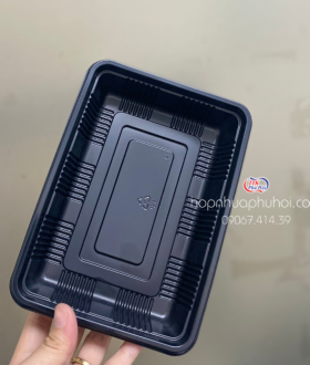 Khay nhựa đen đựng thực phẩm đông lạnh và nóng được khách hàng tin dùng