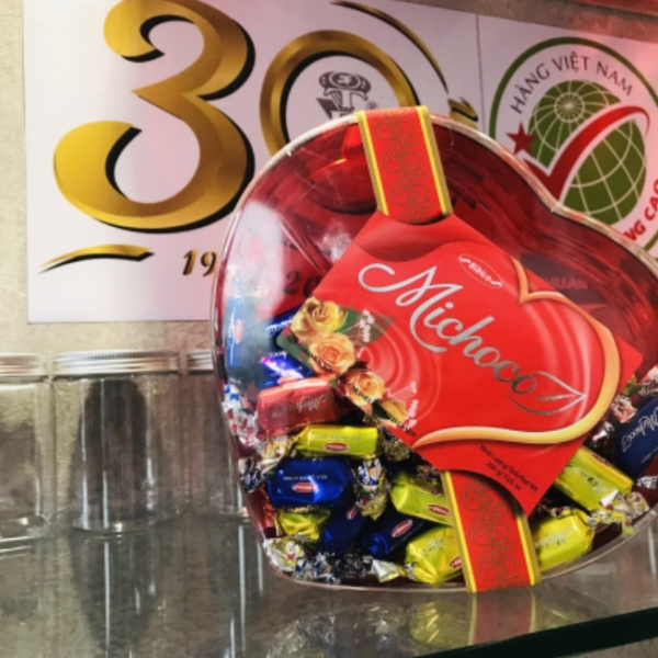 Hộp nhựa trái tim đựng socola