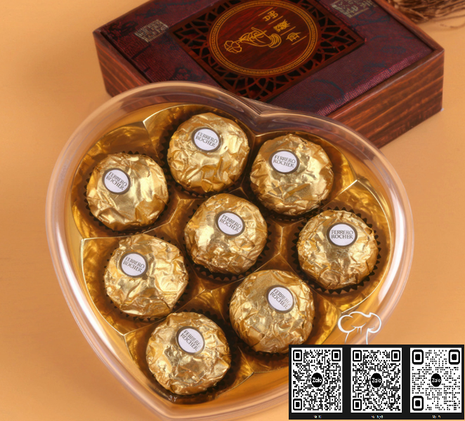 Hộp nhựa trái tim
